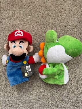 NWT Super Mario & Yoshi Plush Puppet